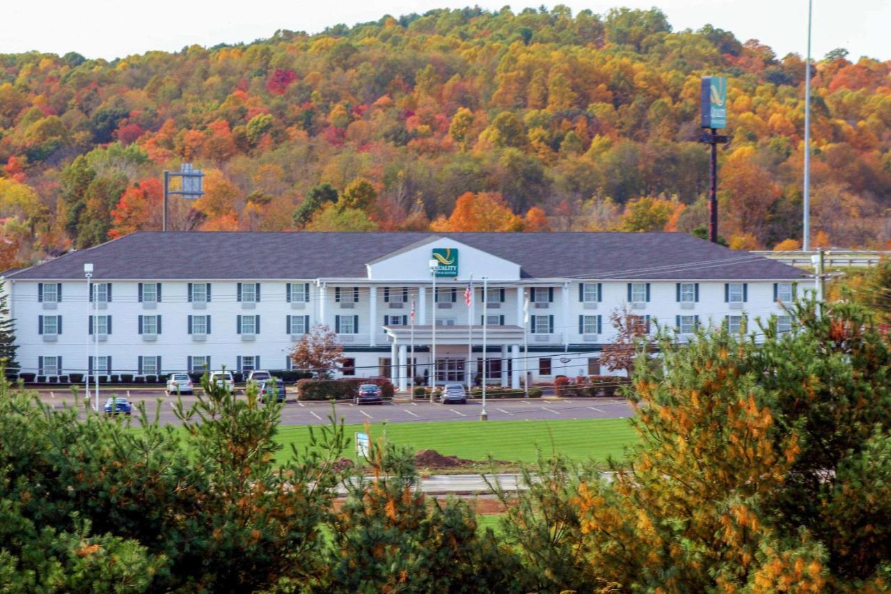 Quality Inn & Suites Bellville - Mansfield Dış mekan fotoğraf
