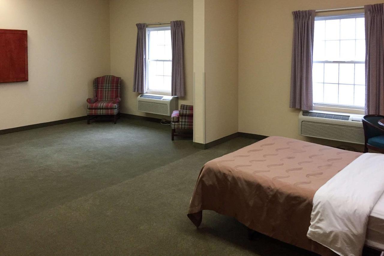 Quality Inn & Suites Bellville - Mansfield Dış mekan fotoğraf