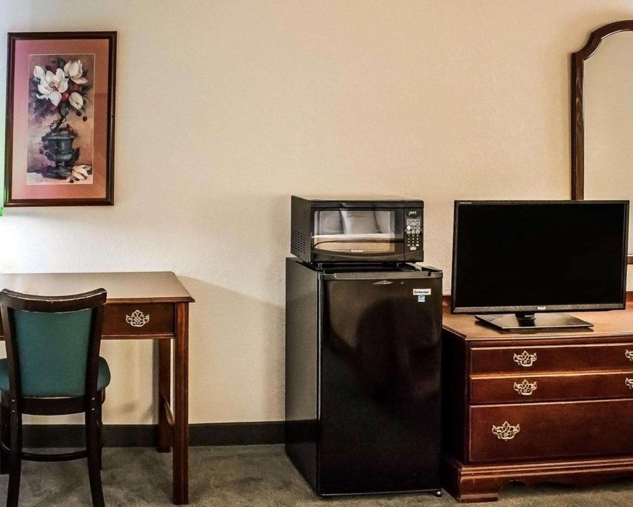 Quality Inn & Suites Bellville - Mansfield Dış mekan fotoğraf