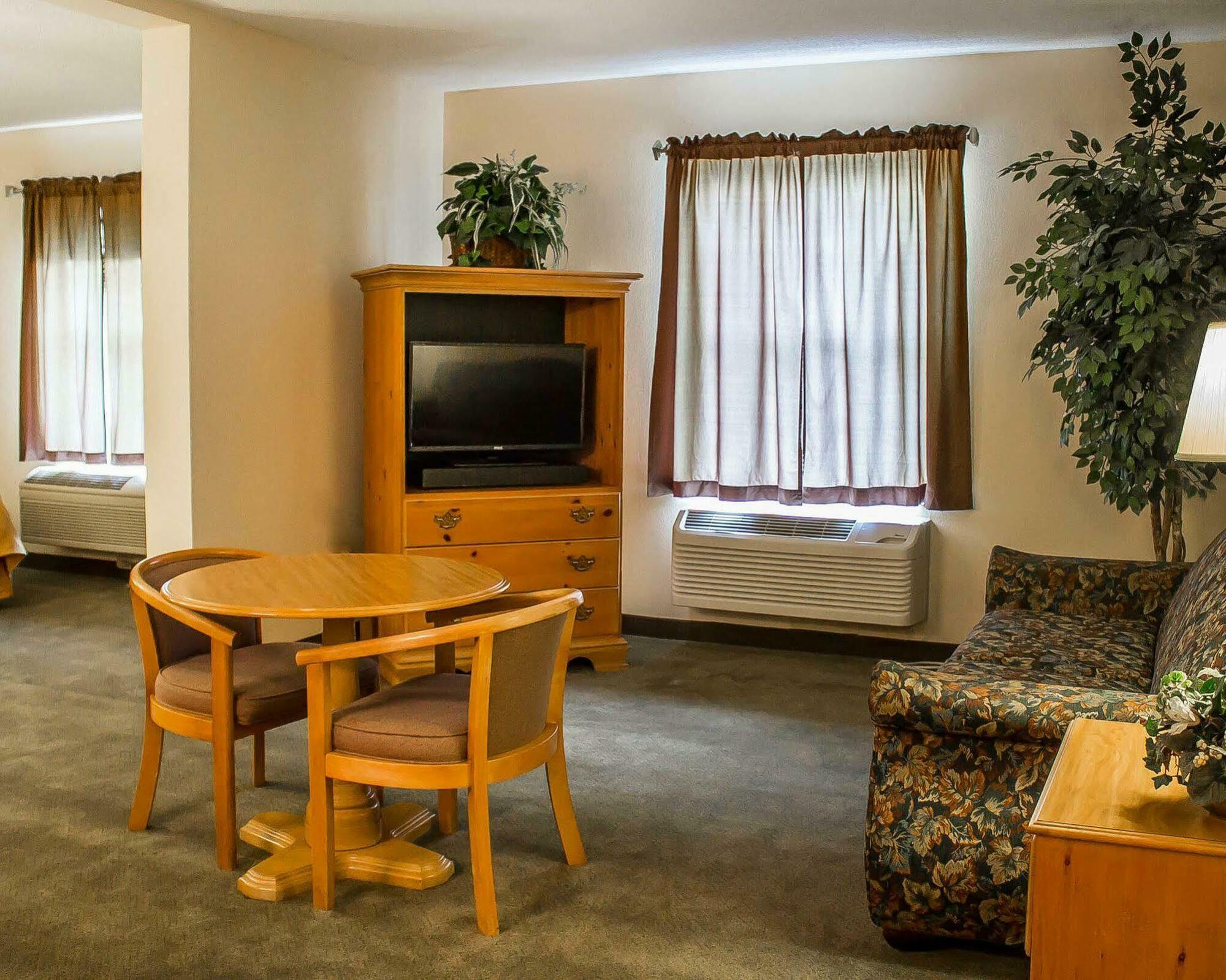 Quality Inn & Suites Bellville - Mansfield Dış mekan fotoğraf